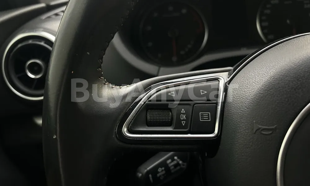 Vehicle photo 11