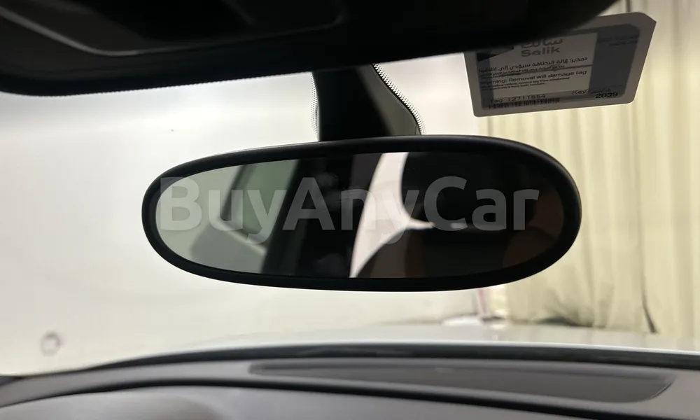 Vehicle photo 13