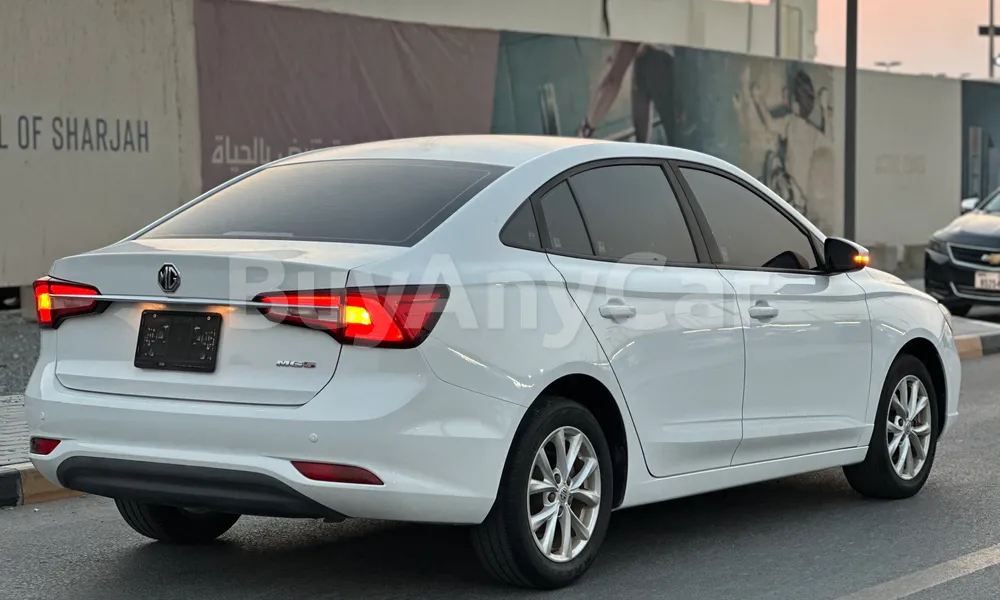 Vehicle photo 3