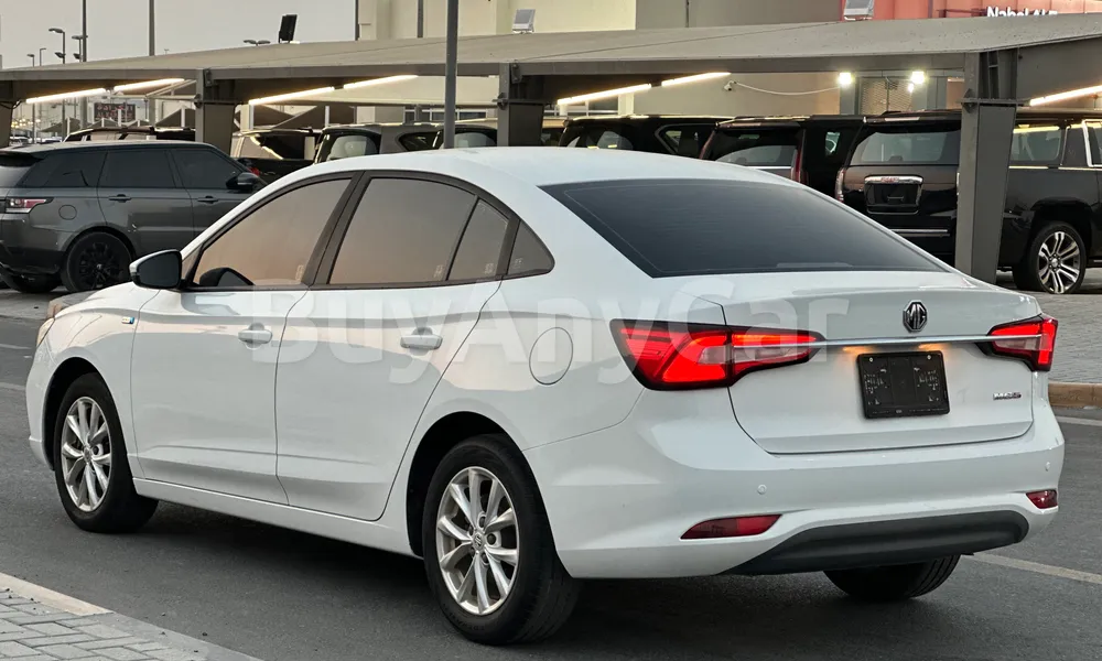 Vehicle photo 7
