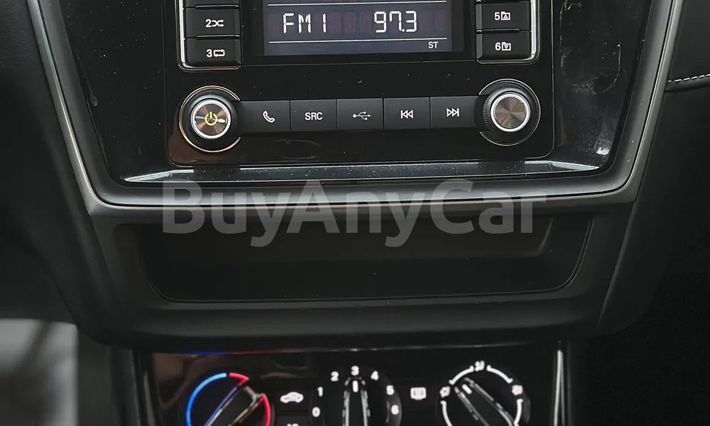 Vehicle photo 8