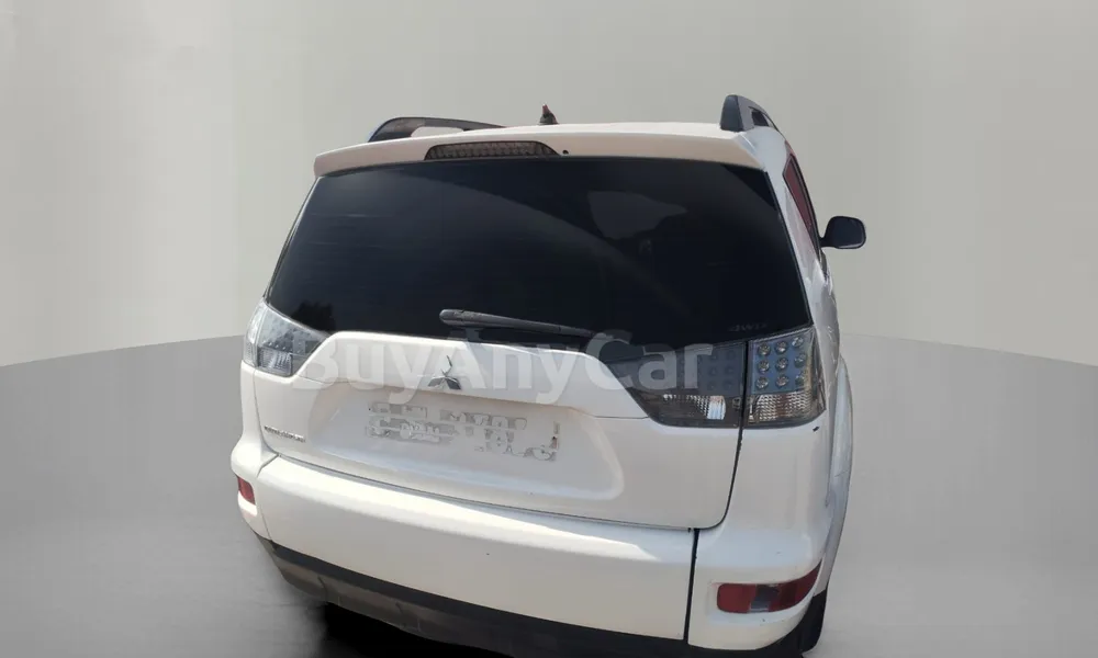 Vehicle photo 2