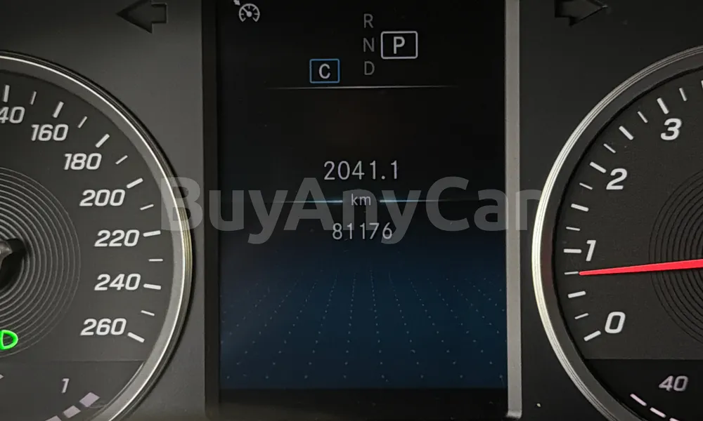 Vehicle photo 8