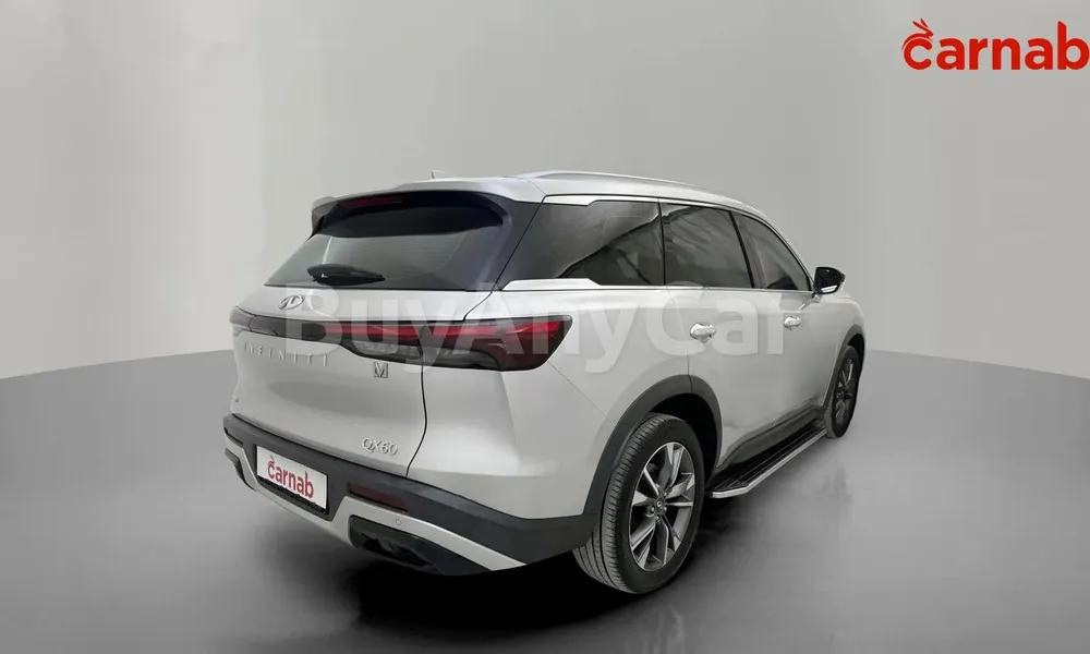 Vehicle photo 9