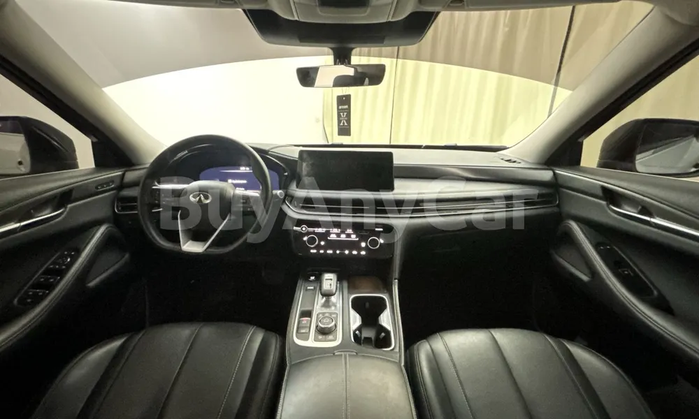 Vehicle photo 8