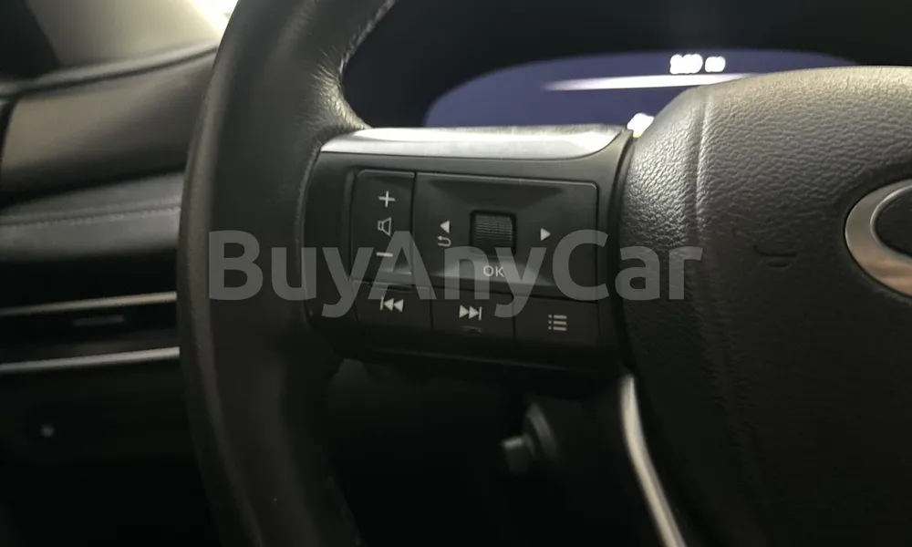Vehicle photo 11