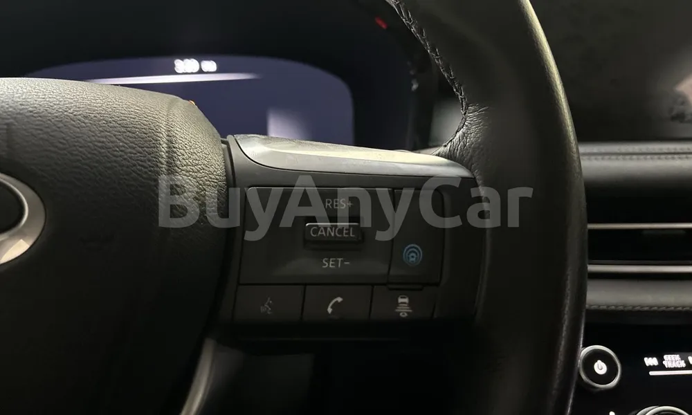 Vehicle photo 12