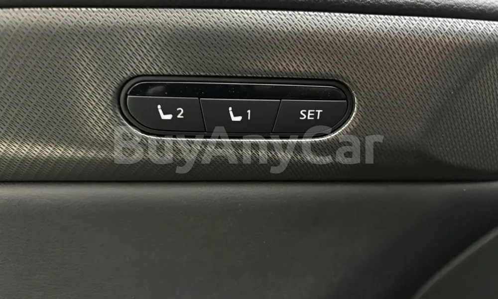 Vehicle photo 15