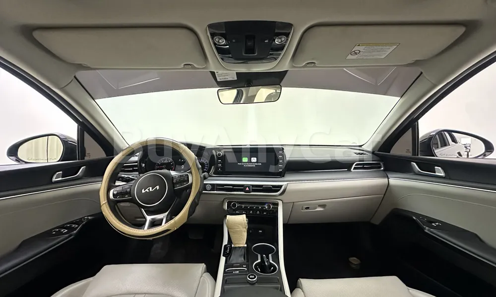 Vehicle photo 6