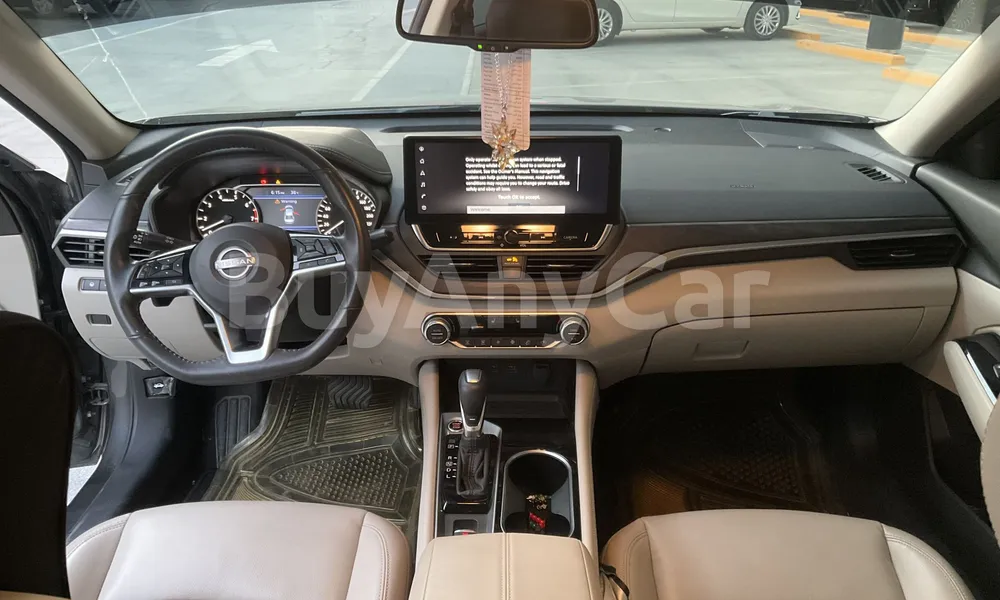 Vehicle photo 9