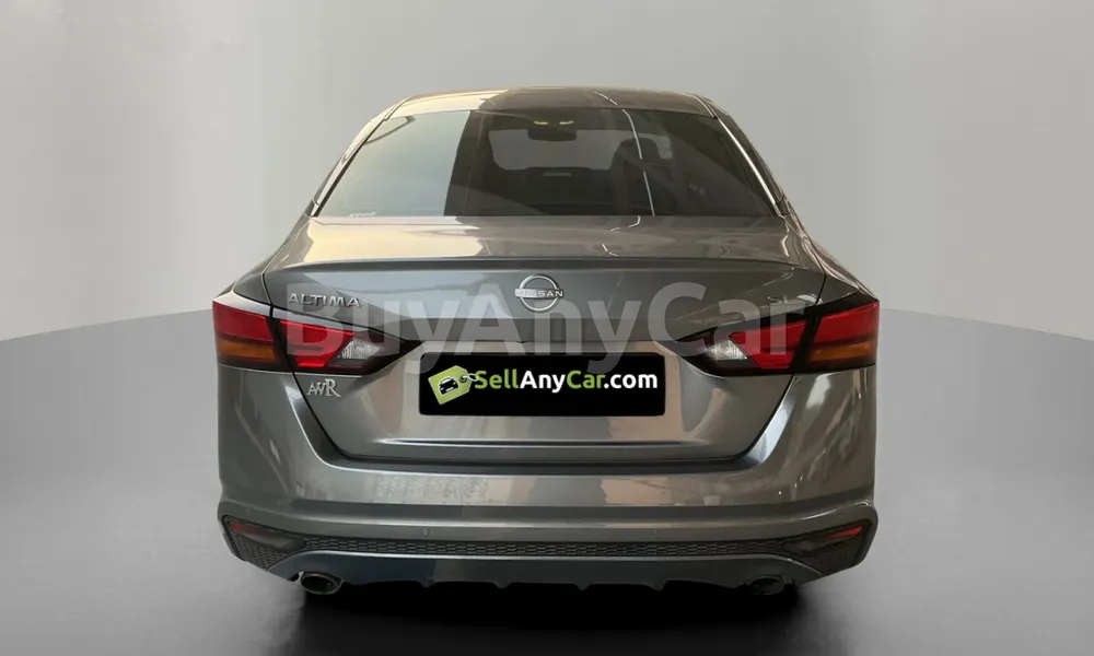 Vehicle photo 2