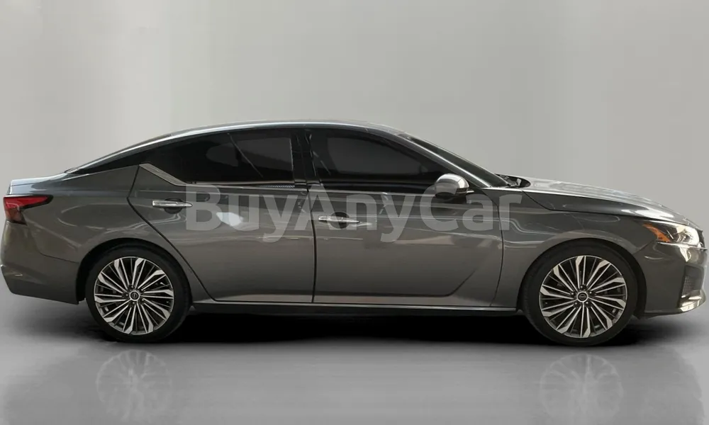 Vehicle photo 3