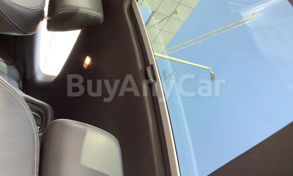 Vehicle photo 8