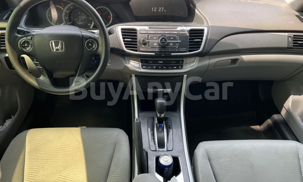 Vehicle photo 8
