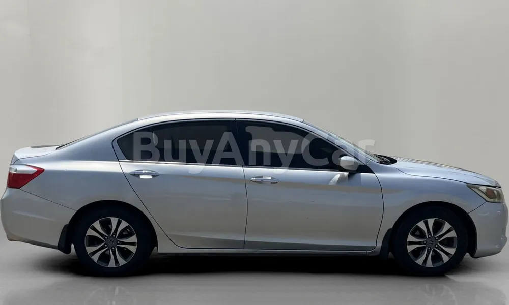 Vehicle photo 3