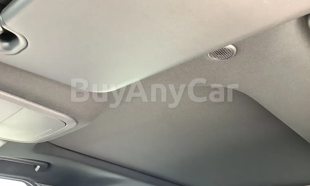 Vehicle photo 10