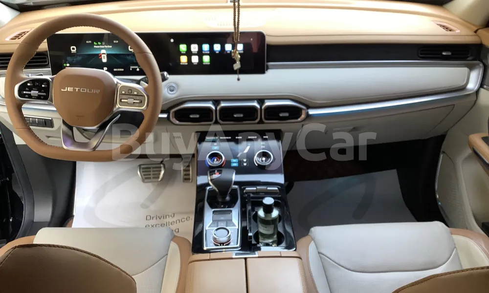 Vehicle photo 8