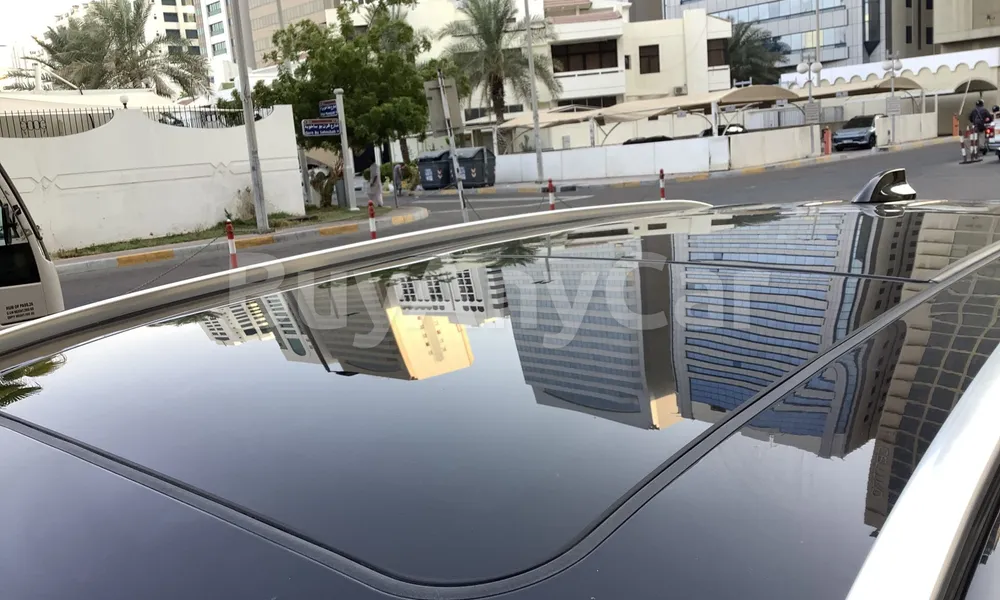 Vehicle photo 5