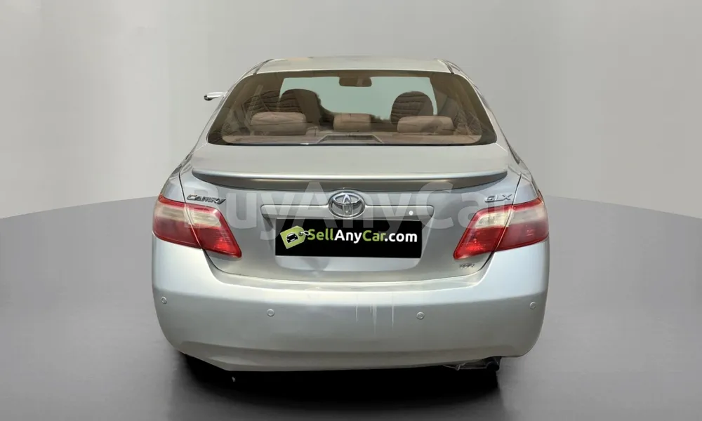 Vehicle photo 2