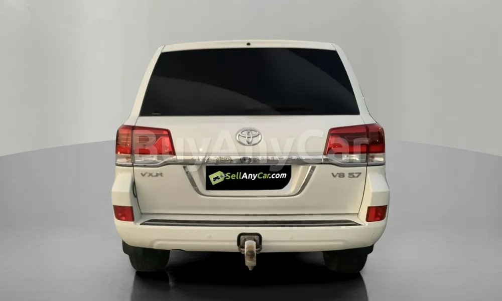 Vehicle photo 2