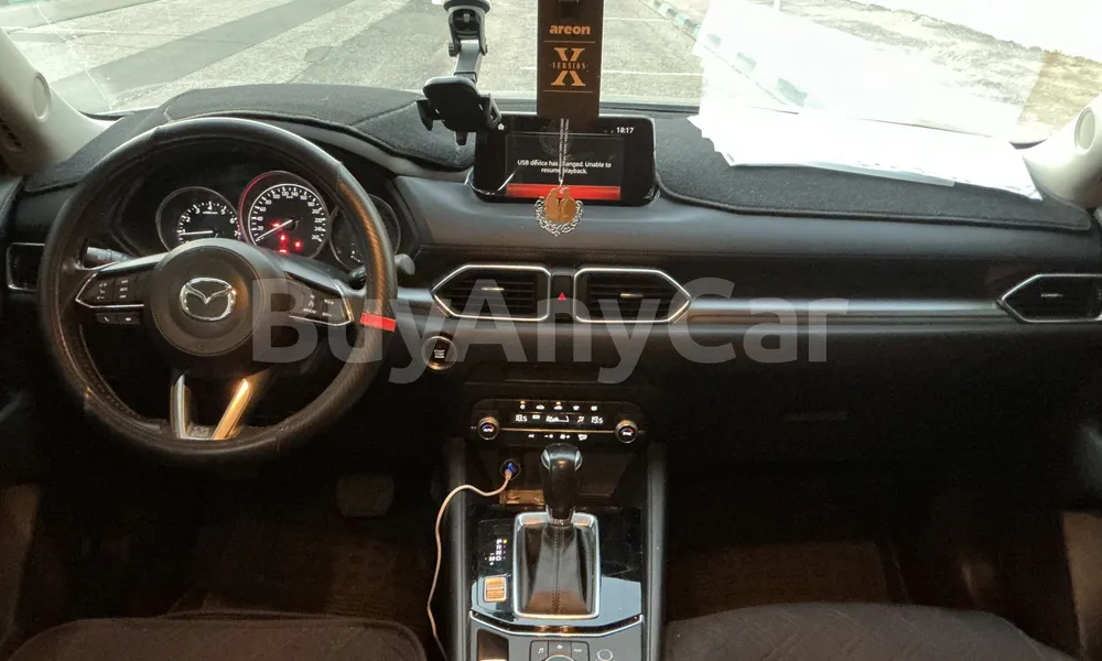 Vehicle photo 9