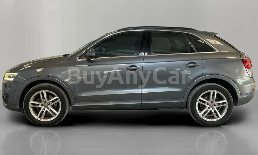 Vehicle photo 4