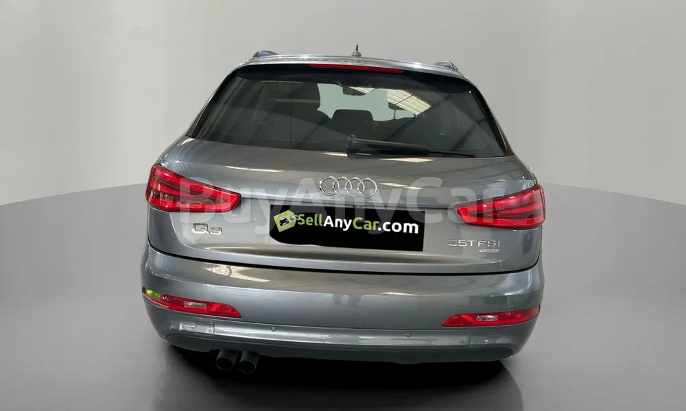Vehicle photo 2