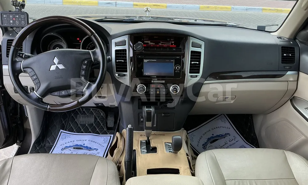 Vehicle photo 9