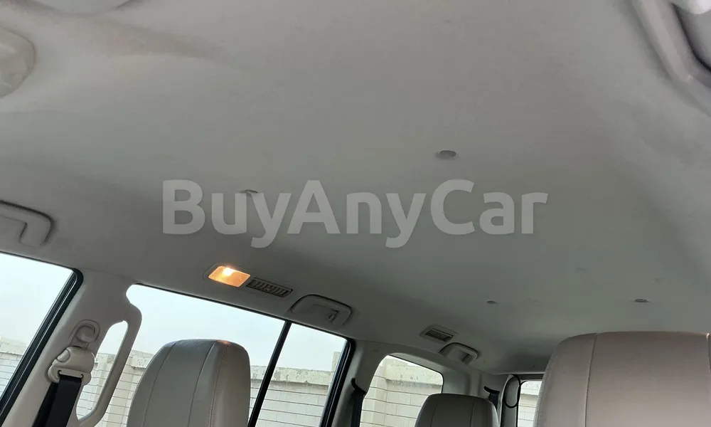 Vehicle photo 8