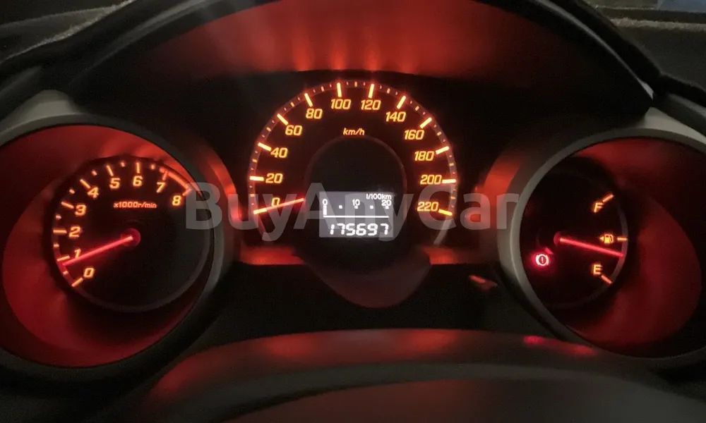 Vehicle photo 7
