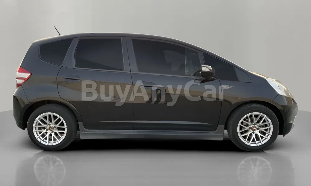 Vehicle photo 3