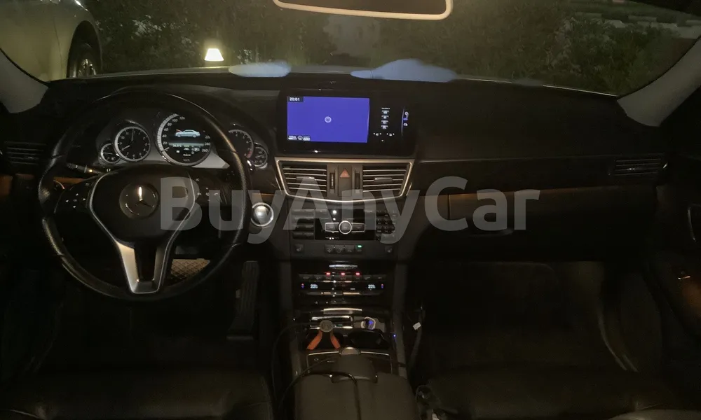 Vehicle photo 8