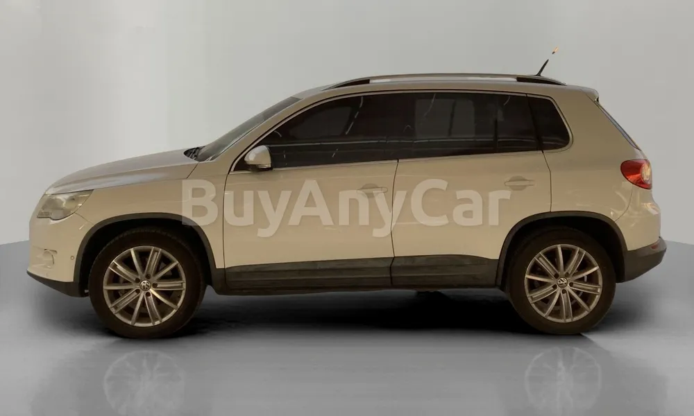 Vehicle photo 3