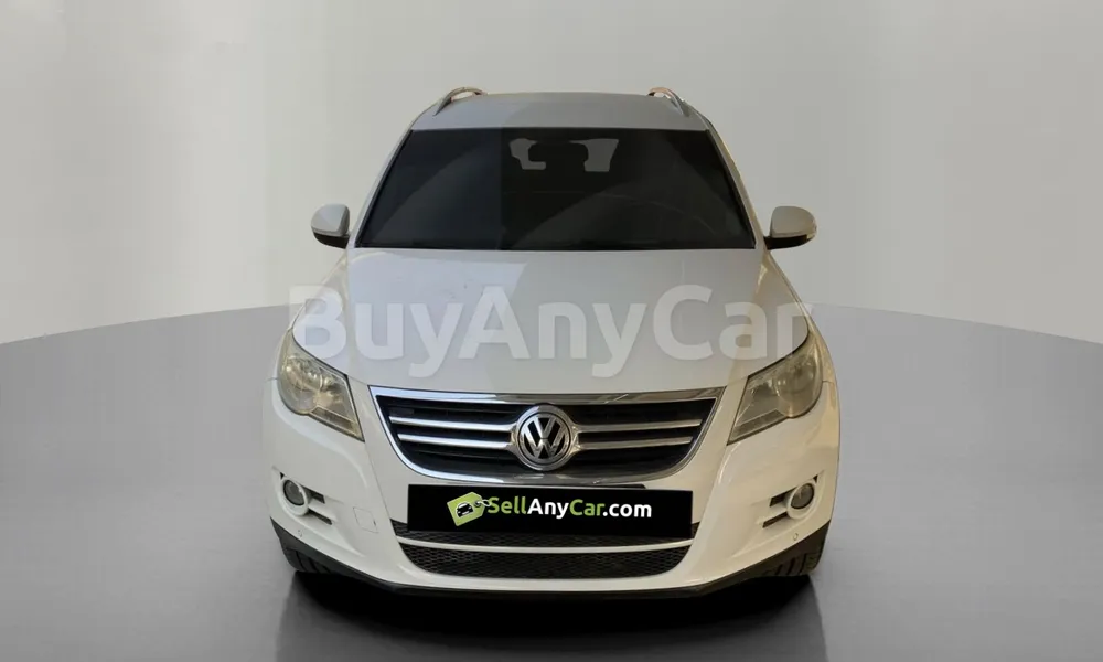 Vehicle photo 1