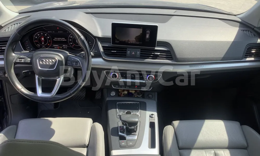 Vehicle photo 9