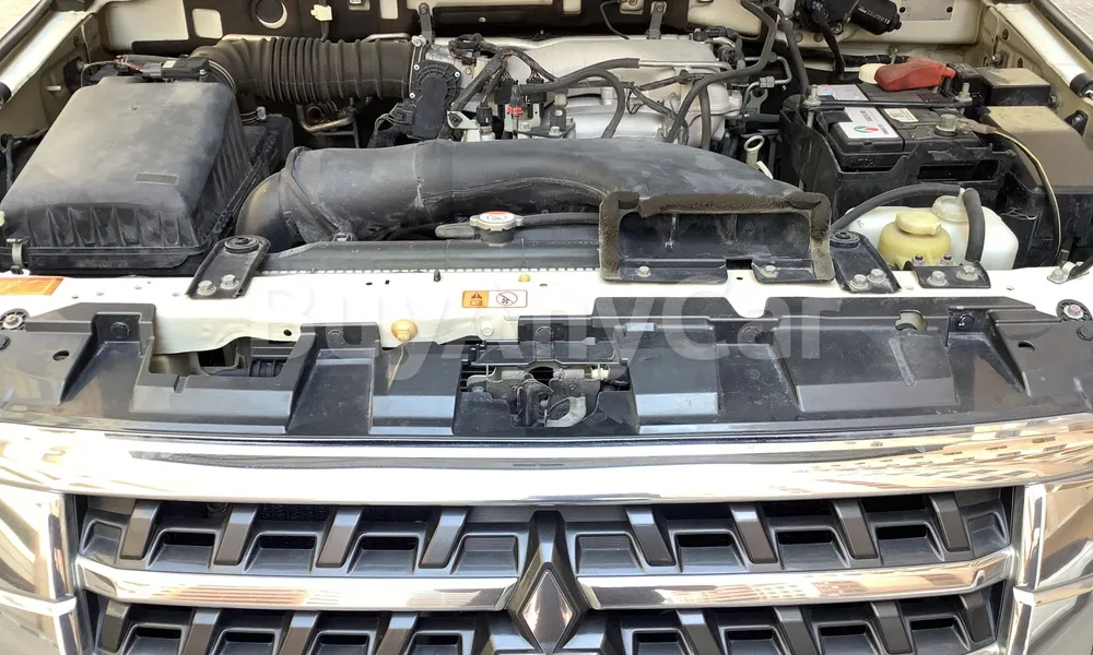 Vehicle photo 6