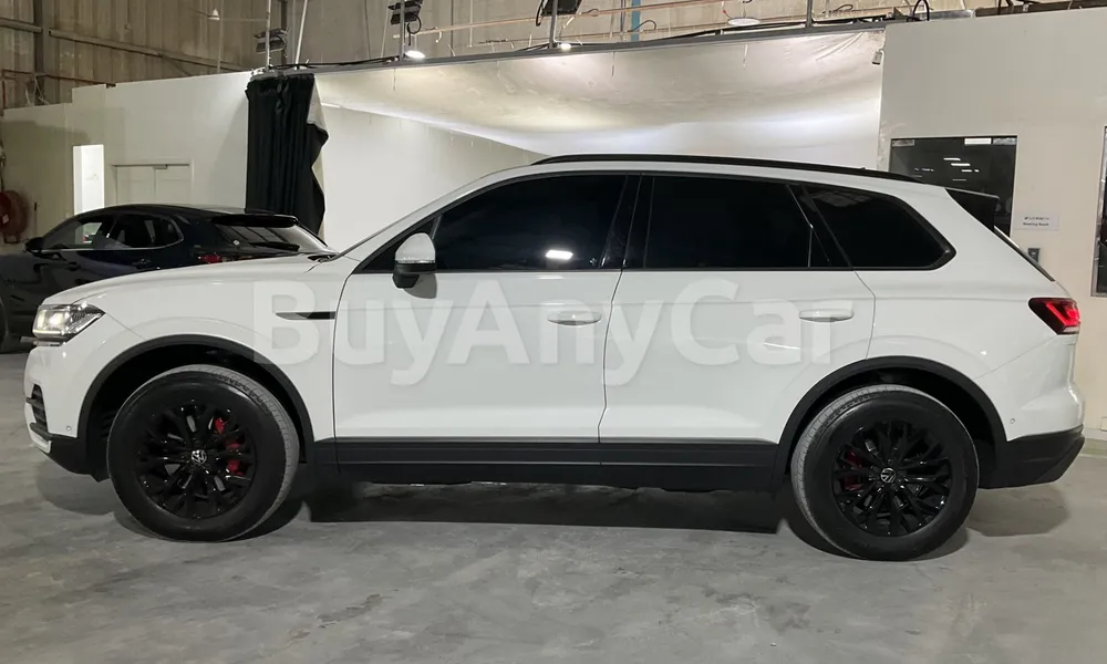 Vehicle photo 4