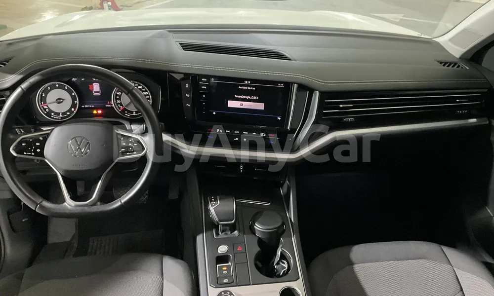 Vehicle photo 8