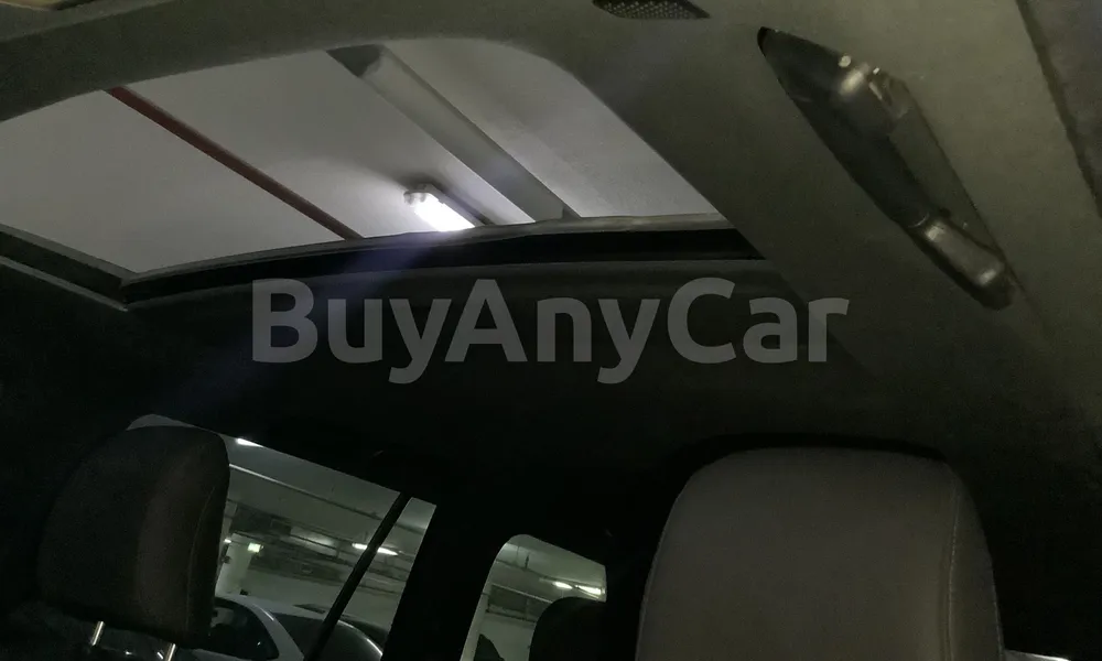 Vehicle photo 9
