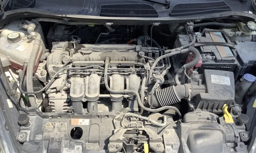 Vehicle photo 6