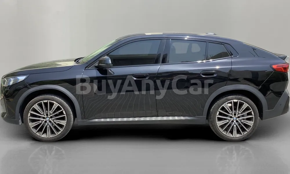 Vehicle photo 3