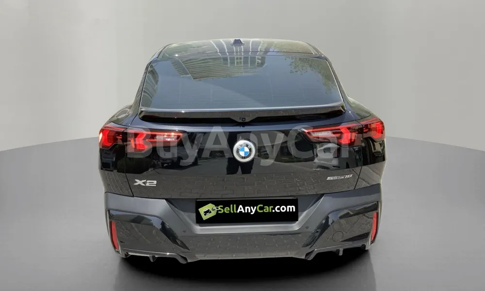 Vehicle photo 2
