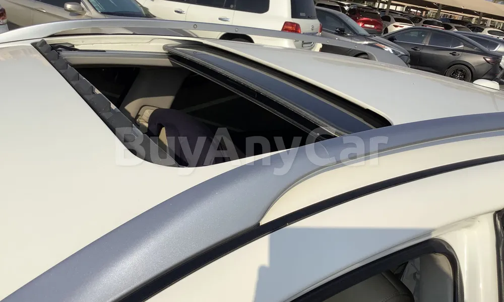 Vehicle photo 5