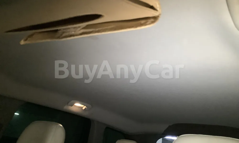 Vehicle photo 10