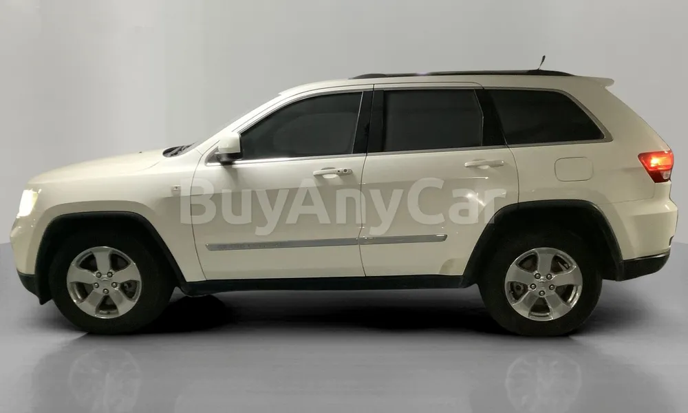 Vehicle photo 4