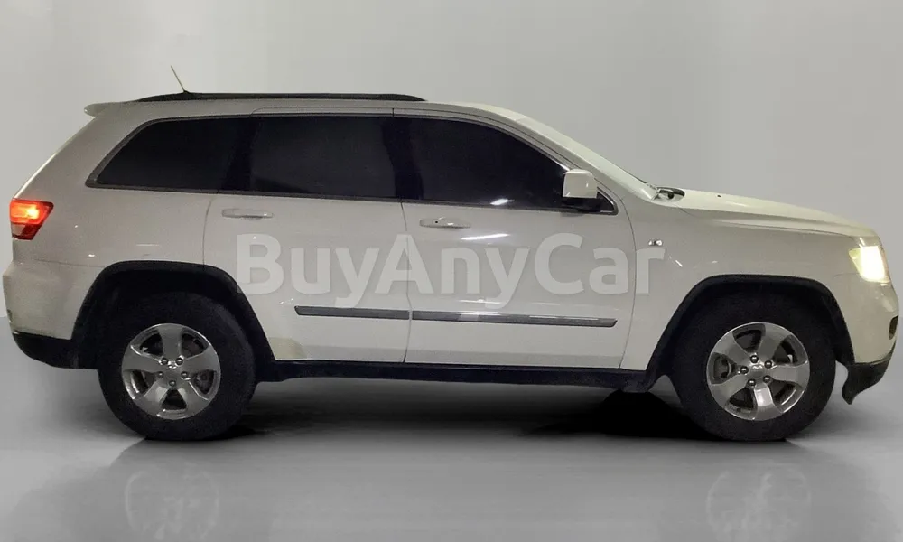 Vehicle photo 3