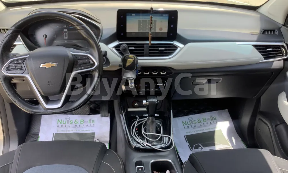 Vehicle photo 9
