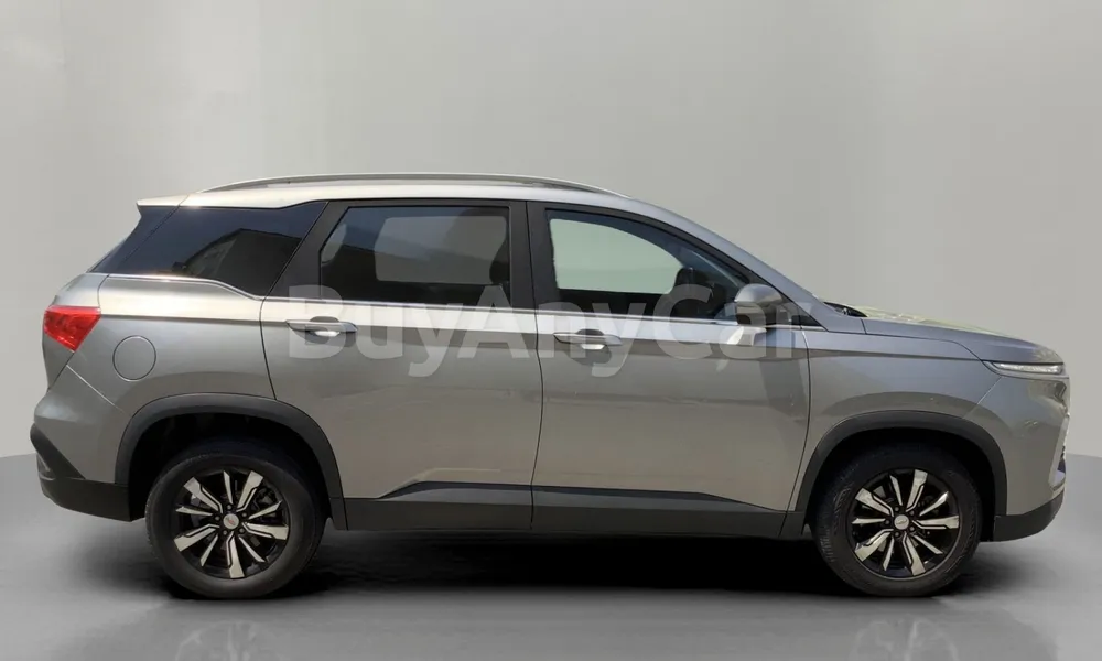 Vehicle photo 3