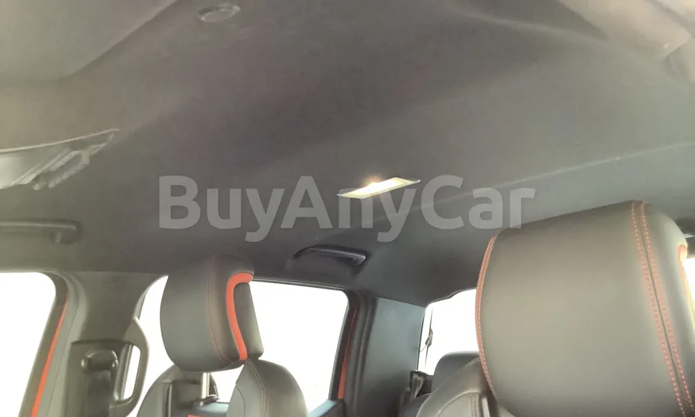 Vehicle photo 10