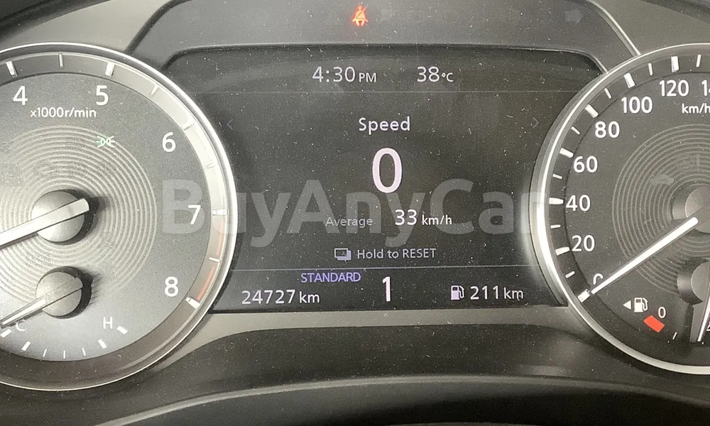 Vehicle photo 8